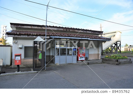 Urakawa Station (Urakawa Town, Hokkaido) before the discontinuation of the line 89435762