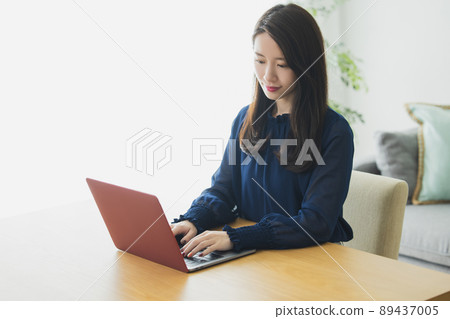 Telework Living room Personal computer 89437005