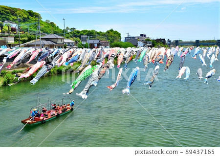 May carp swimming in the fragrant Kawakami Gorge, Saga Prefecture May carp swimming in the fragrant Kawakami Gorge, Saga Prefecture 89437165