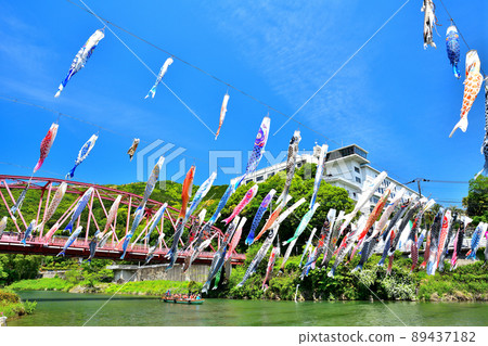 May carp swimming in the fragrant Kawakami Gorge, Saga Prefecture May carp swimming in the fragrant Kawakami Gorge, Saga Prefecture 89437182