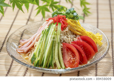 Chilled Chinese cold noodles 89438009