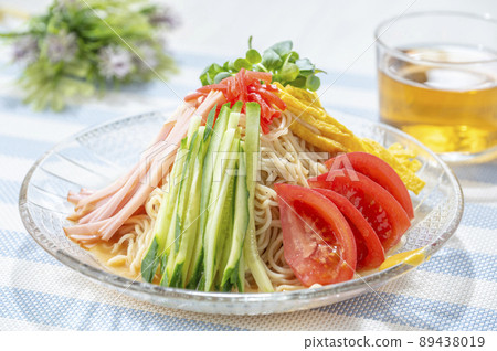 Chilled Chinese cold noodles 89438019