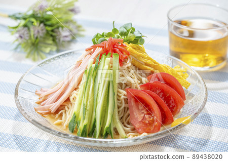 Chilled Chinese cold noodles 89438020