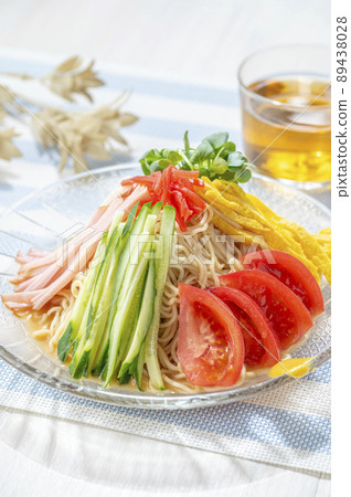 Chilled Chinese cold noodles 89438028