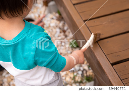 孩子們自己動手畫畫 89440751