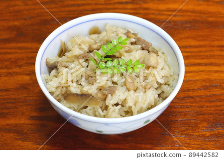 Chicken rice (local cuisine) Chicken rice (local cuisine) 89442582