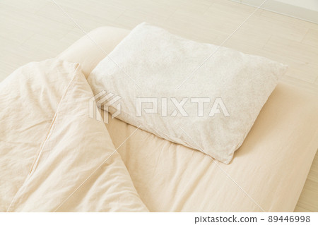 Futon and pillow 89446998