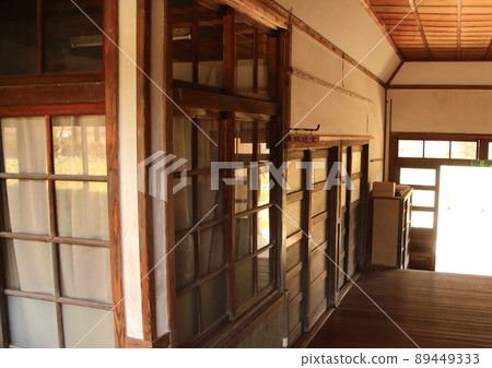 原歌小學的木製校舍,對公眾關閉 原歌小學的木製校舍,對公眾關閉 89449333