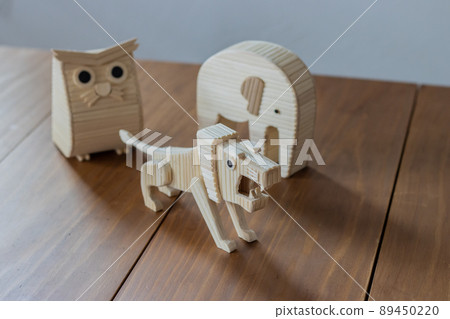 Animals made with disposable chopsticks 89450220