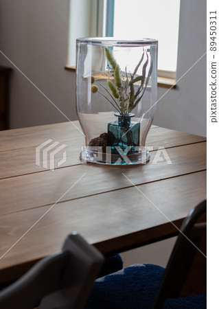 Dried flowers and pine cones Dried flowers and pine cones 89450311