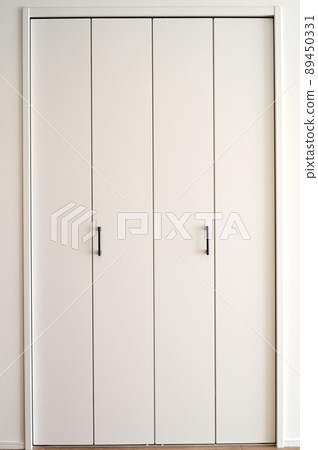 White closet door White closet door 89450331