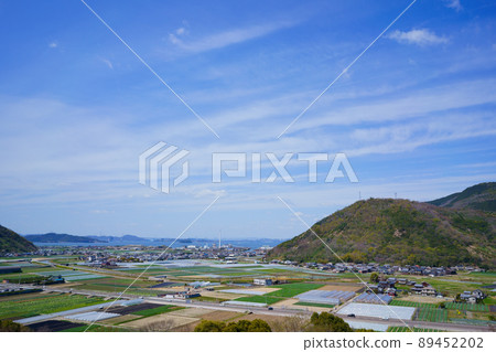 View of Setoo Bridge in the distance (Goshikidai, Sakaide City, Kagawa Prefecture) View of Setoo Bridge in the distance (Goshikidai, Sakaide City, Kagawa Prefecture) 89452202