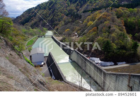 Shirakawa Dam in early May, Takamine, Nishiokitama District, Iide Town, Yamagata Prefecture Shirakawa Dam in early May, Takamine, Nishiokitama District, Iide Town, Yamagata Prefecture 89452601