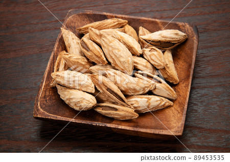 Kyrgyz wild shelled almonds Kyrgyz wild shelled almonds 89453535