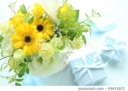 Gerbera gift arrangement Gerbera gift arrangement 89453825