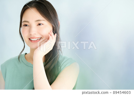 20多歲女性護膚圖片 89454603