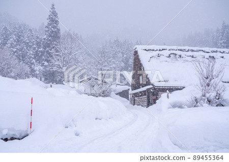 《岐阜縣》積雪的白川鄉/冬季合掌祖村 89455364