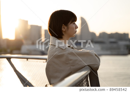 A pensive woman A pensive woman 89458542