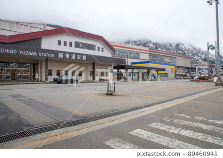 Echigo Yuzawa Station East Exit Rotary Station Front Scenery Early Spring Season 89460941
