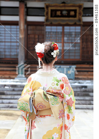 New adult woman in pale color kimono, adult kimono shooting, location shooting in kimono New adult woman in pale color kimono, adult kimono shooting, location shooting in kimono 89461388