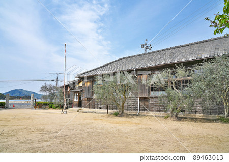[Cape Branch School, 24 Hitomikan] Taura Ko, Shodoshima-cho, Shozu-gun, Kagawa Prefecture 89463013