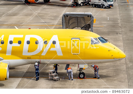 一架飛機 89463072