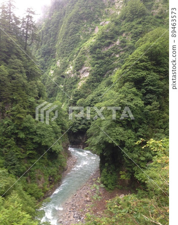 Mountains and rivers in Tateyama Kurobe 89463573