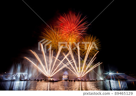 Beautiful fireworks in the night sky. Beautiful fireworks in the night sky. 89465129