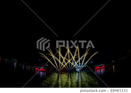 Beautiful fireworks in the night sky. Beautiful fireworks in the night sky. 89465131