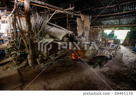Primitive technology, Termite clay kiln. Primitive technology, Termite clay kiln. 89465139