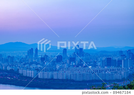 Night view of Seoul city taken at night Night view of Seoul city taken at night 89467184