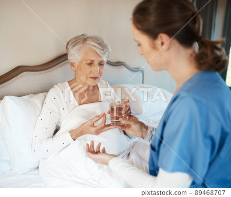 Making sure she never misses her medication 89468707