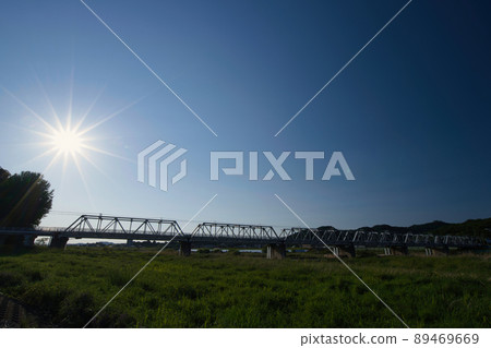 The brilliant sun and Watarase Bridge 89469669