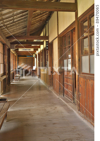 [Cape Branch School, 24 Hitomikan（教室）]香川縣昭津郡小豆島町Taura Ko 89470065
