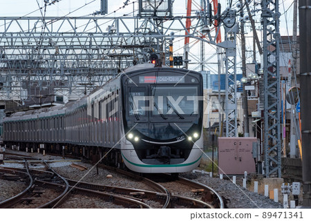 Tokyu 6020 series (organization photo) 89471341