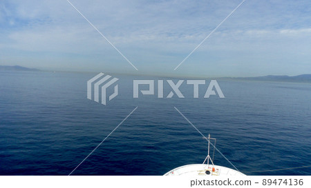 可以看到直布羅陀海峽、歐洲大陸和非洲大陸 89474136