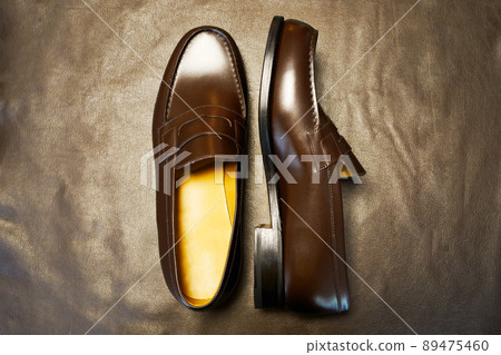 Simple and standard dark brown coin loafers (new) 89475460