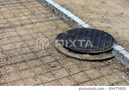 Image of wire mesh laying 89475600