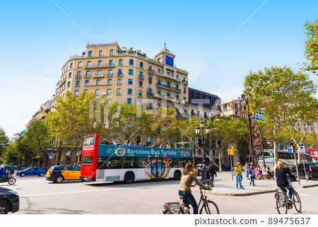 Barcelona city Gracia street * Some soft focus Barcelona city Gracia street * Some soft focus 89475637