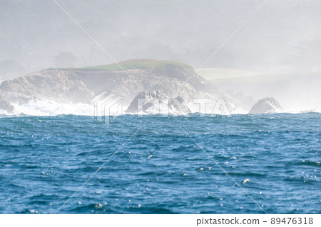 Waves breaking at the Californian Coast Waves breaking at the Californian Coast 89476318