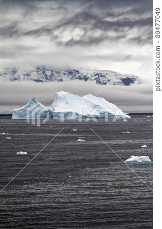Cruising in Antarctica - Fairytale landscape Cruising in Antarctica - Fairytale landscape 89477049