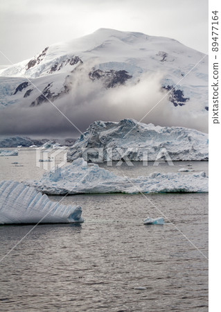 Cruising in Antarctica - Fairytale landscape Cruising in Antarctica - Fairytale landscape 89477164