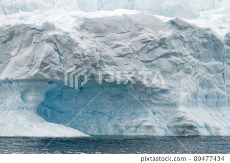 Antarctica - Non Tabular Iceberg - Global warming 89477434