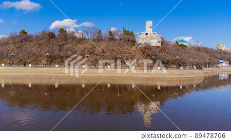 City embankment on the Amur River in Khabarovsk in early spring.  89478706