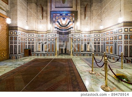 Interior of the tomb of the Reza Shah of Iran, Al Rifaii Mosque (Royal Mosque), located in front the Cairo Citadel, constructed between 1869 and 1912 Interior of the tomb of the Reza Shah of Iran, Al Rifaii Mosque (Royal Mosque), located in front the Cairo Citadel, constructed between 1869 and 1912 89478914