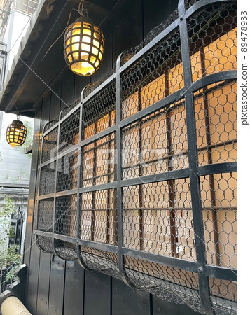 町家京都格子窗的後巷 89478933