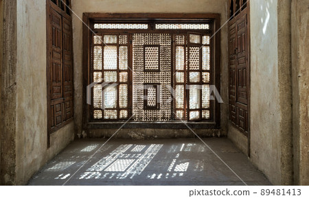 Interleaved wooden window (Mashrabiya) 89481413
