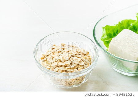 Oatmeal and silk tofu Oatmeal and silk tofu 89481523