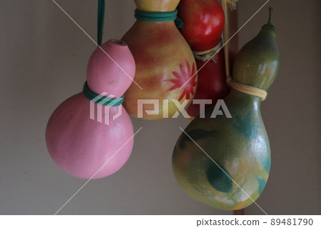 Gourd hung indoors 89481790