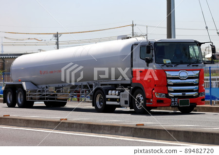 Image of tank truck 89482720